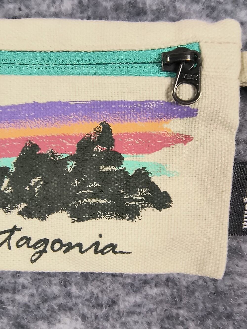 Patagonia zip coin purse - Picture 5 of 10